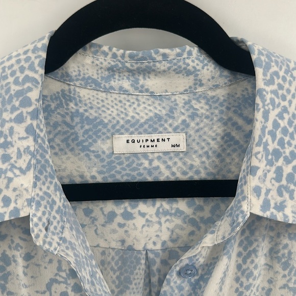 Equipment Femme Silk Snake Print Long Sleeve Button‎ Down Blue White Medium - Picture 4 of 7